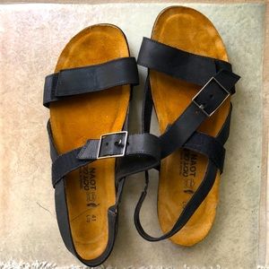 Black Naot sandals, never worn! Size 41, no box